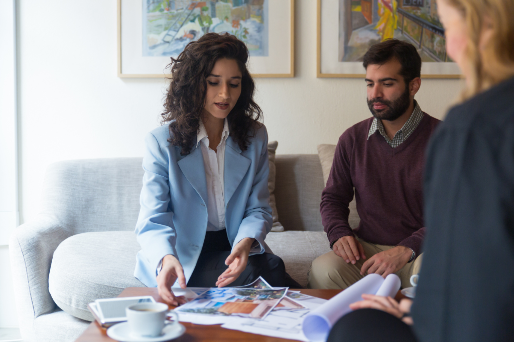 Halal financing islamic mortgage brokers in Texas helping a Muslim family buy a home